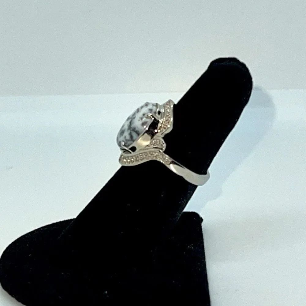 Beautiful Silver Stone Ring - Picture 3 of 7